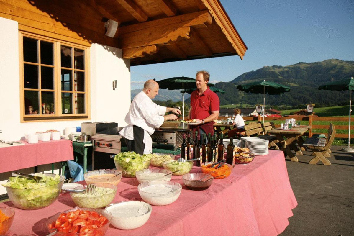 Hotel Hubertus Mit Erlebnislandgasthof Reitherwirt Кицбюэль Экстерьер фото