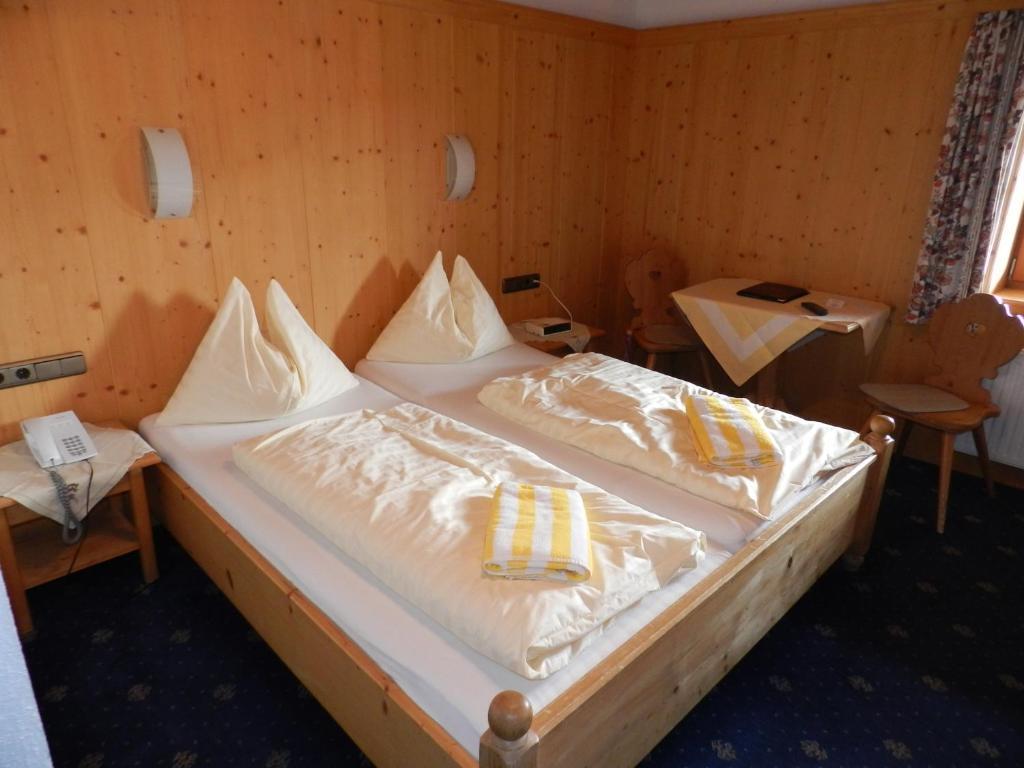 Hotel Hubertus Mit Erlebnislandgasthof Reitherwirt Кицбюэль Номер фото