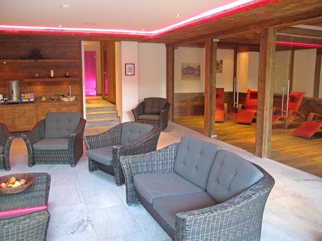 Hotel Hubertus Mit Erlebnislandgasthof Reitherwirt Кицбюэль Экстерьер фото