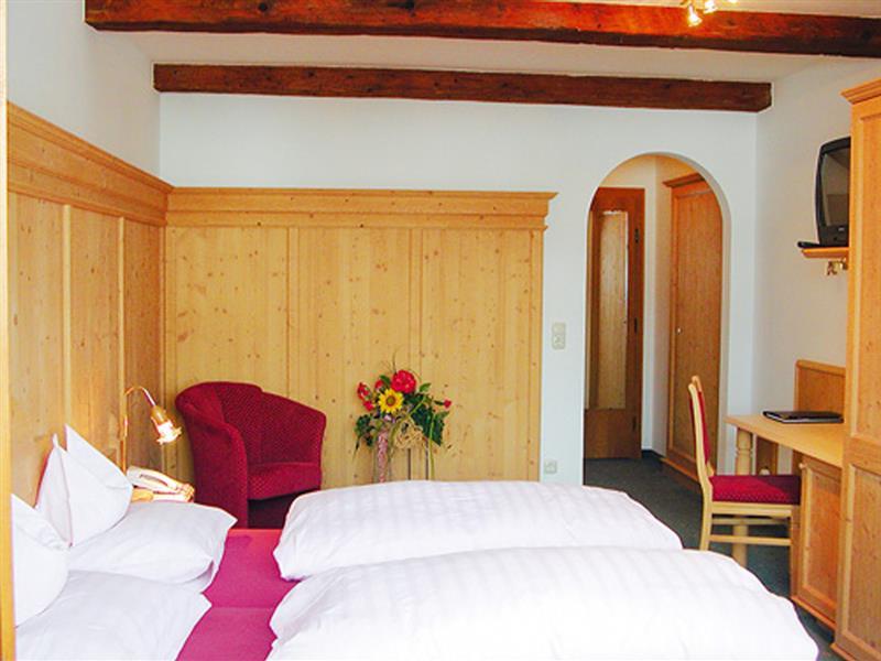 Hotel Hubertus Mit Erlebnislandgasthof Reitherwirt Кицбюэль Экстерьер фото