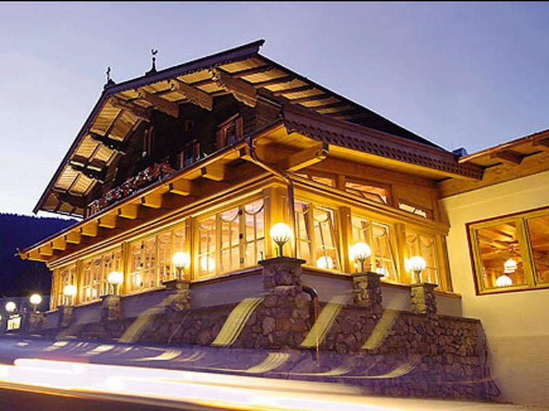 Hotel Hubertus Mit Erlebnislandgasthof Reitherwirt Кицбюэль Экстерьер фото