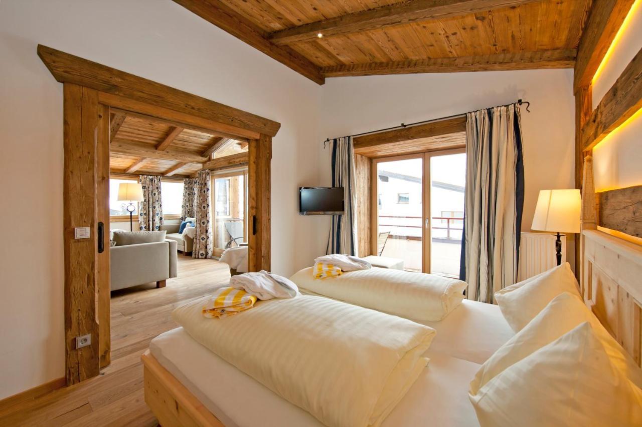 Hotel Hubertus Mit Erlebnislandgasthof Reitherwirt Кицбюэль Экстерьер фото